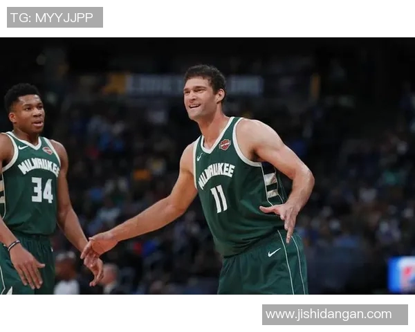 布鲁克洛佩斯：从篮球新星到NBA顶尖中锋的传奇之路